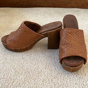 White Mountain Footbed platform open toe heels